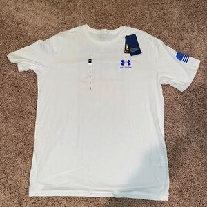 NWT white Under Armour Freedom tshirt size large